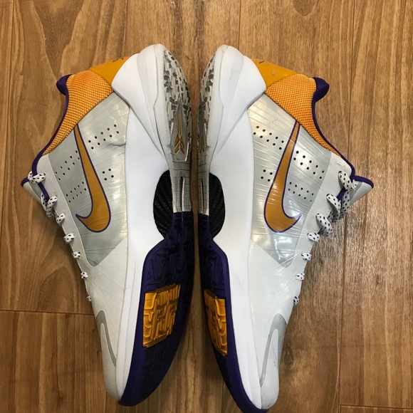 SOLD kobe zoom V - lakers home colorway - Picture 3 of 7
